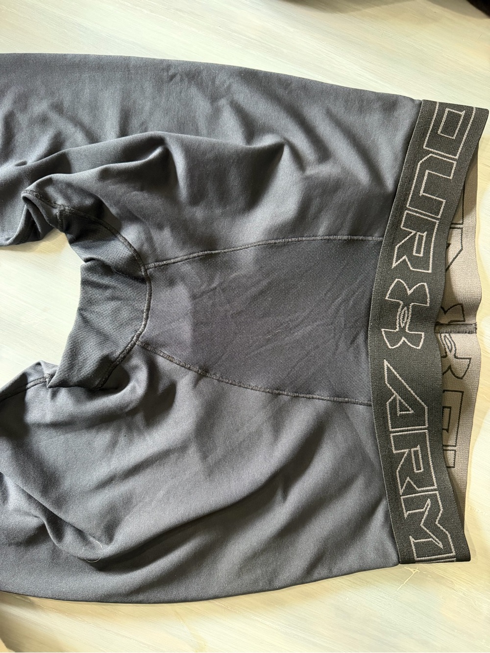 Under Armour mens Black Compression Leggings, size large - Picture 3 of 4